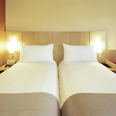 Ibis Hotel 2*