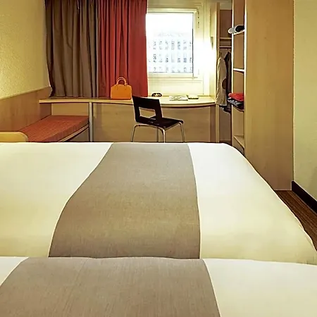 Ibis Hotel 2*